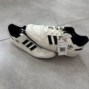 Adidas Forum Low CL size 8